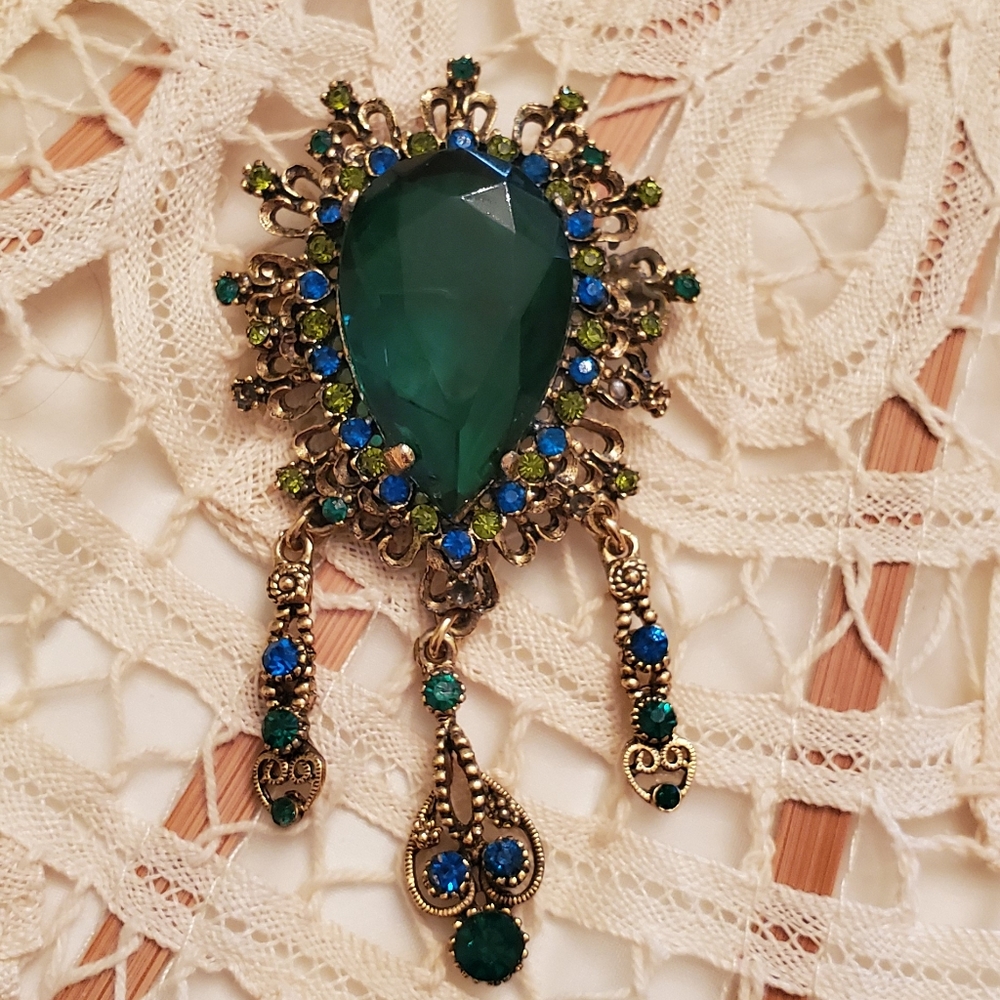 Vintage Emerald Green Kramer New York Pendant
